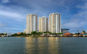 Riverine Place Hotel And Residence